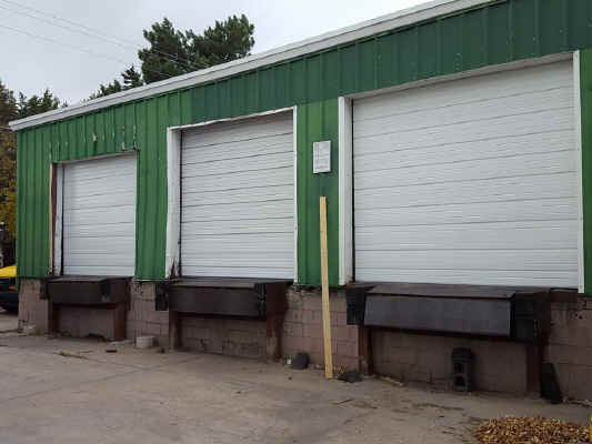 garage-doors-02.jpg (89826 bytes)